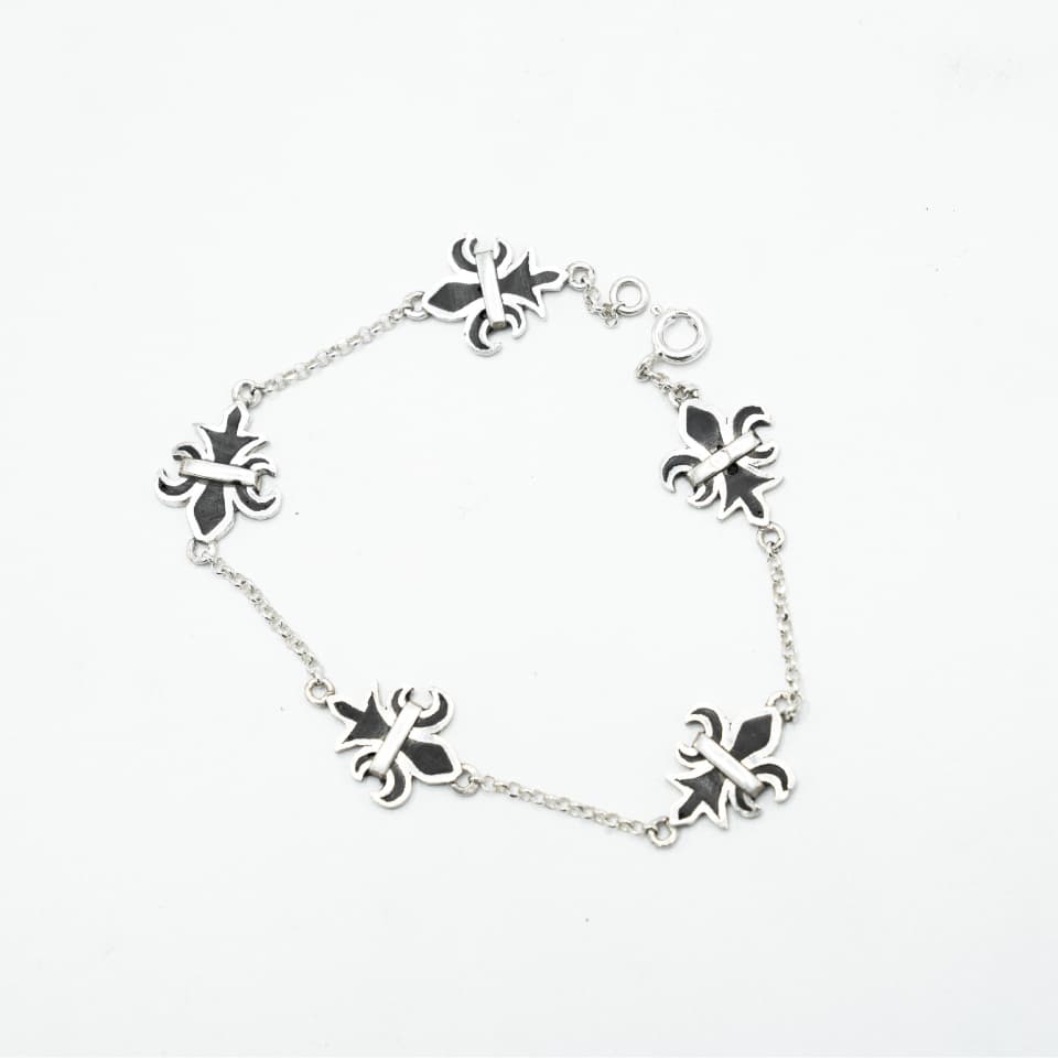 Black Monarchia Silver Bracelet: Bold Elegance in Every Detail