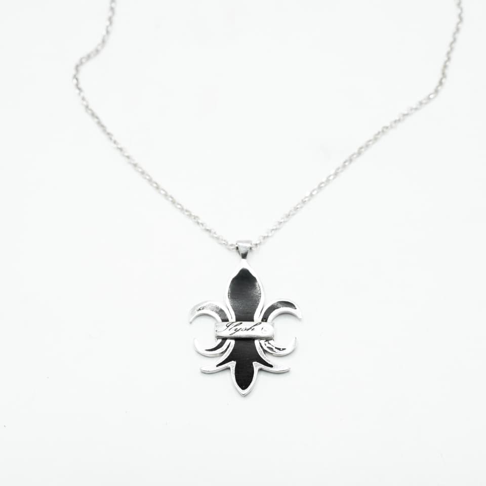 Black Monarchia Silver Necklace: Timeless Sophistication in Bold Black